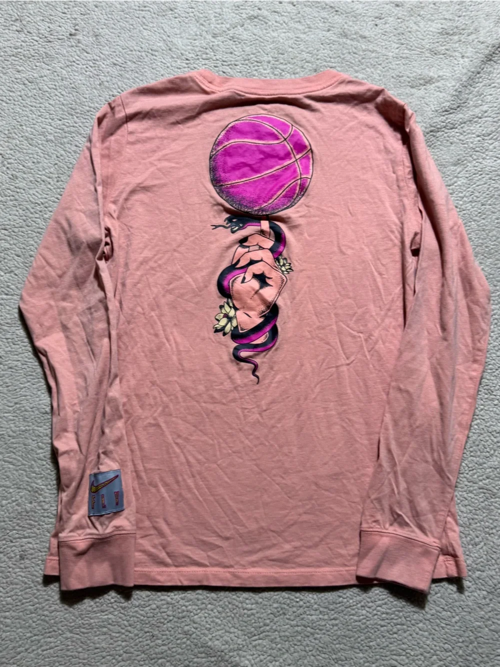 The Nike Tee Shirt Womens Small Long Sleeve Can’t Be‎ Defeated Fly Graphic Crew